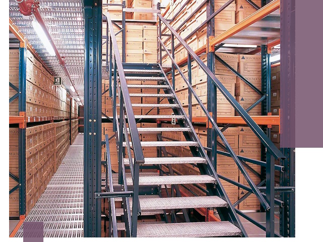 Лестницы складские прочные и безопасные под ключ в Новосибирске