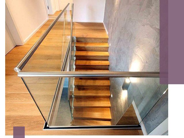 Перила для лестницы в доме — изготовление и монтаж в Новосибирске