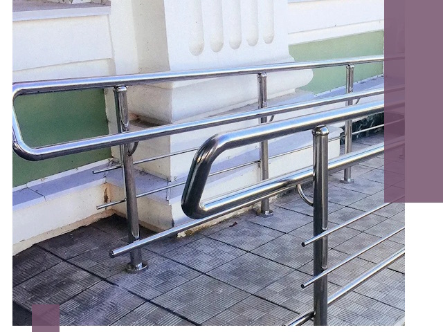 Ограждения пандусов из металла и нержавейки в Новосибирске