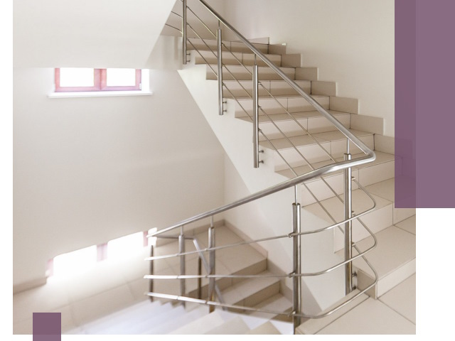 Установка и замена перил в подъезде в Новосибирске