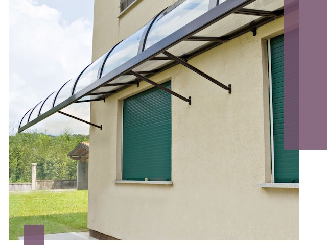 Козырьки над окнами в Новосибирске — изготовление и монтаж по выгоде